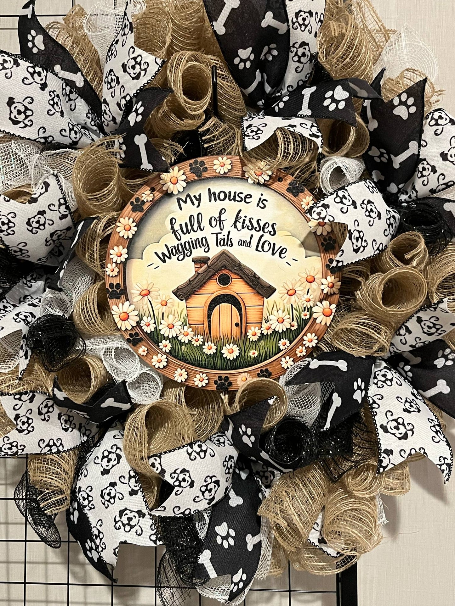 š¾ āFull of Kisses & Wagging Tailsā Dog Loverās Wreath ā Paw Print & Burlap DĆ©cor