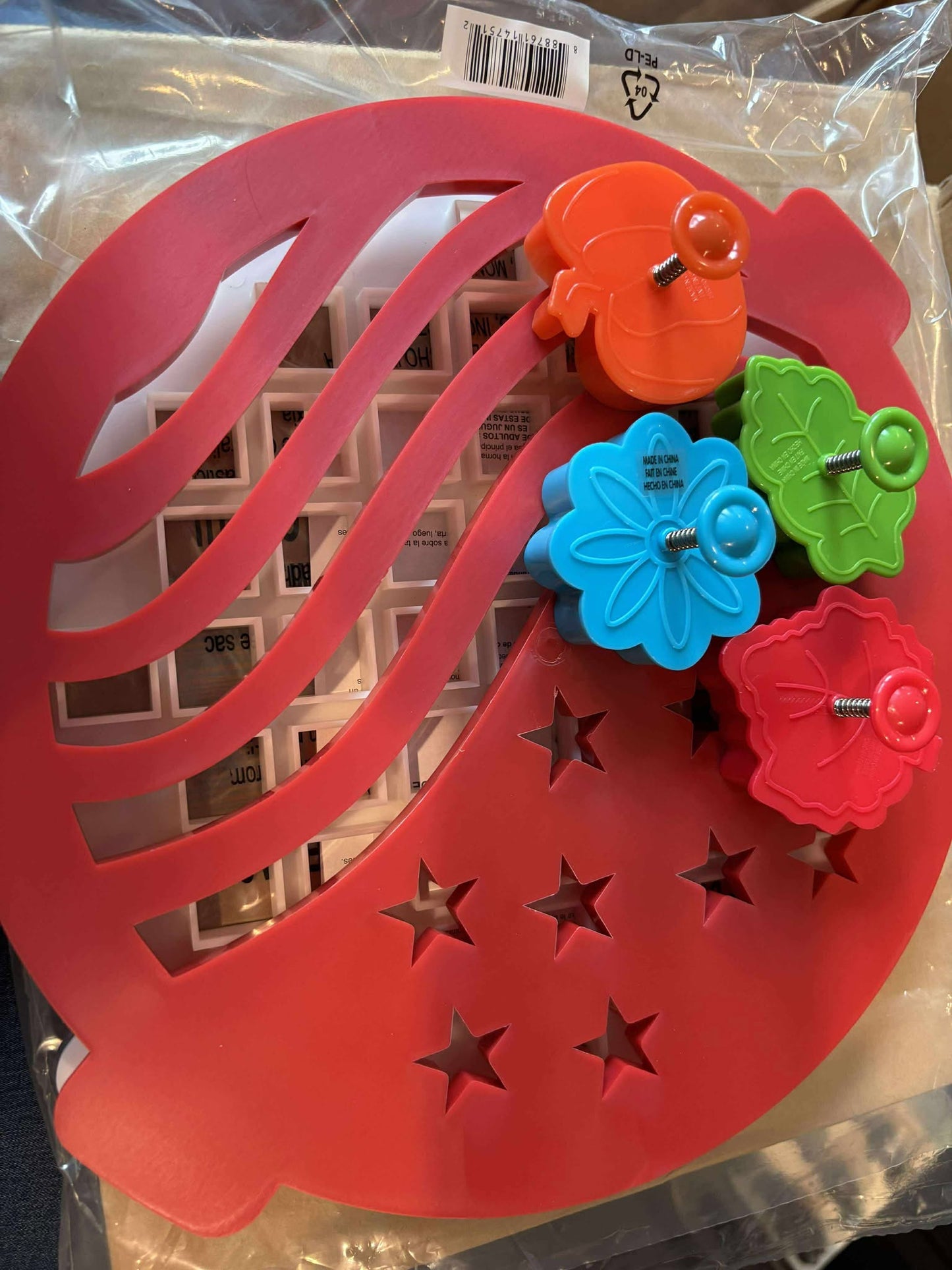 Avon 6-Piece Pie Crust Cutter Set – Decorative Baking Tools