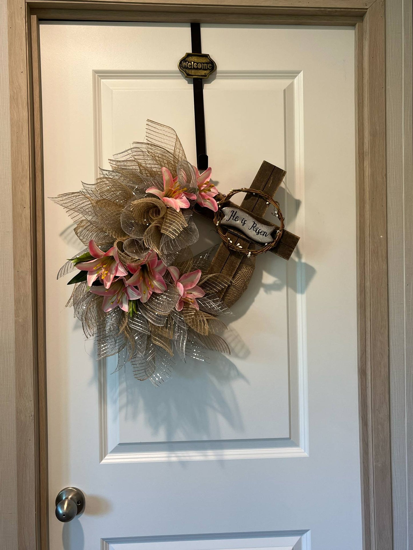 ✝️ “He Is Risen” Cross Wreath – Rustic Faith-Inspired Easter Décor