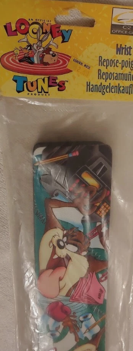 Vintage Looney Tunes Wrist Pads ā 1990s Warner Bros. Office Gear ā Daffy Duck, Taz, Road Runner (NOS Sealed)