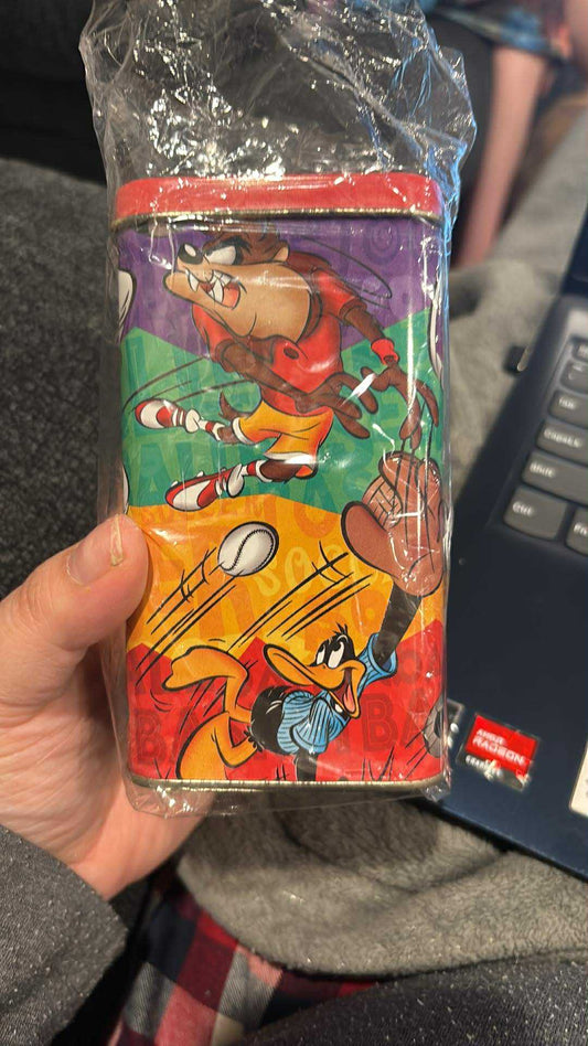 Vintage 2001 Looney Tunes Sports Tin Bank – Bugs Bunny, Taz, Daffy Duck & More – New in Wrap