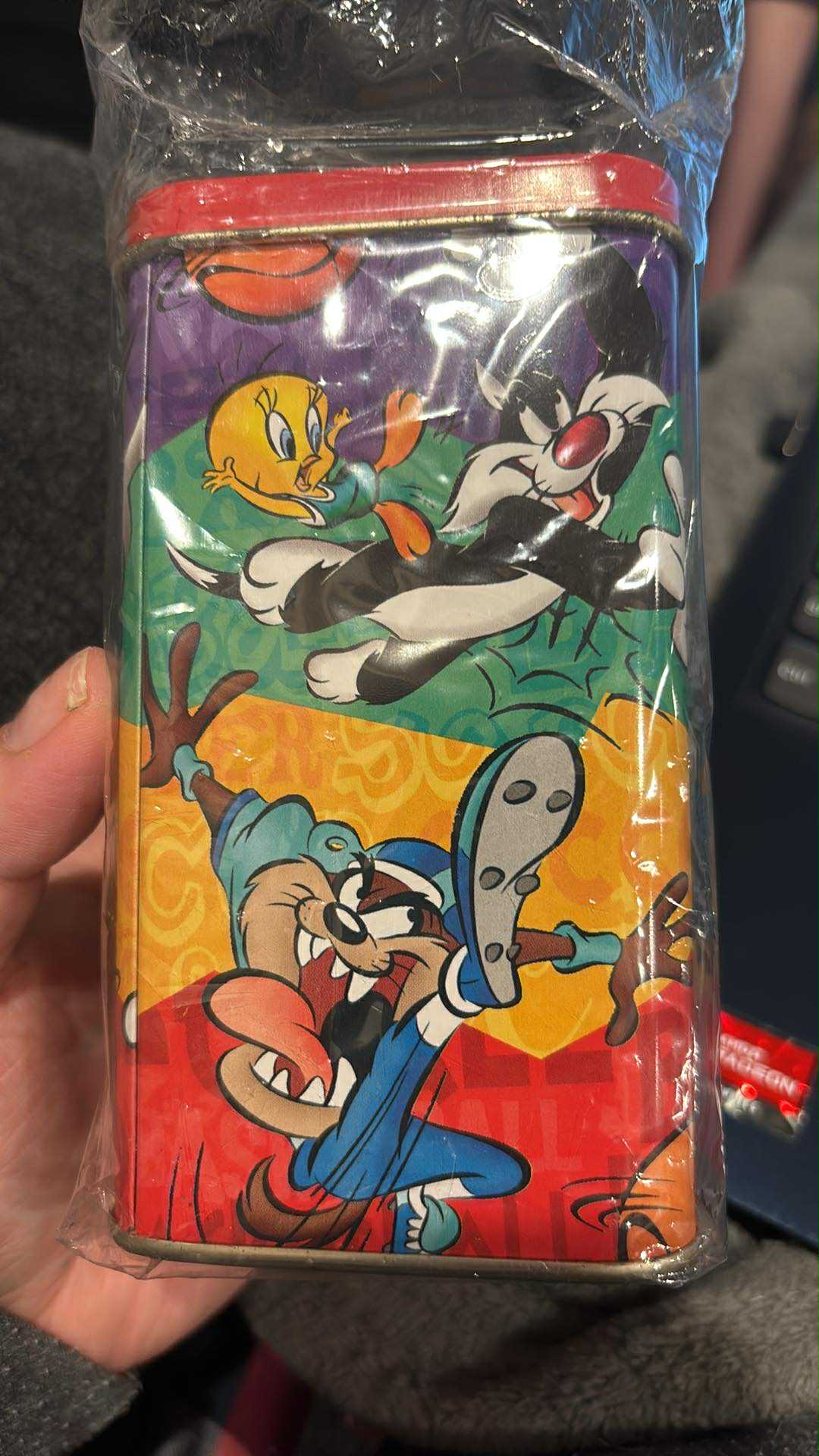Vintage 2001 Looney Tunes Sports Tin Bank – Bugs Bunny, Taz, Daffy Duck & More – New in Wrap