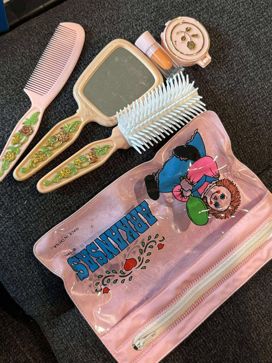 Vintage 1983 Arkansas Souvenir Girl’s Vanity Set – Rag Doll Theme with Comb, Brush, Mirror & Case