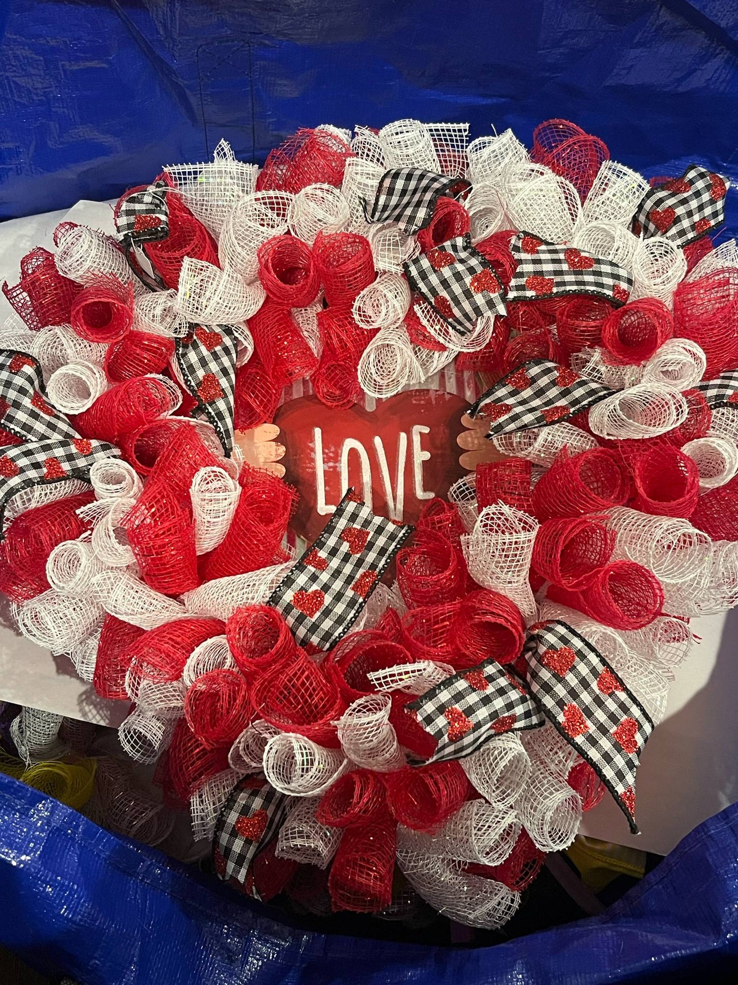 ❤️ Buffalo Plaid Heart Wreath – “LOVE” Valentine’s Day Mesh Décor