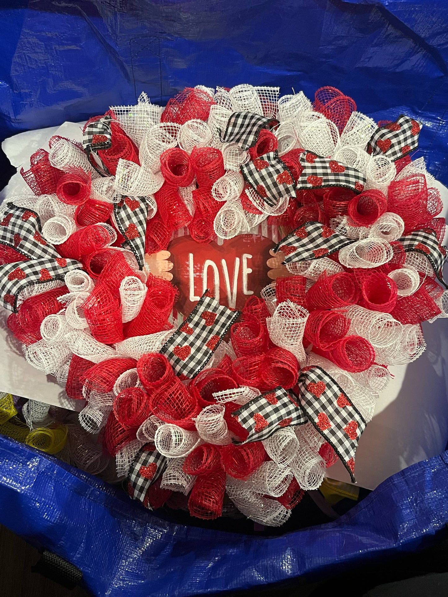 ❤️ Buffalo Plaid Heart Wreath – “LOVE” Valentine’s Day Mesh Décor